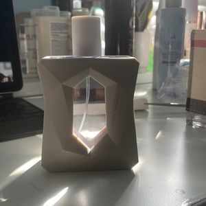 Ariana Grande God is a woman